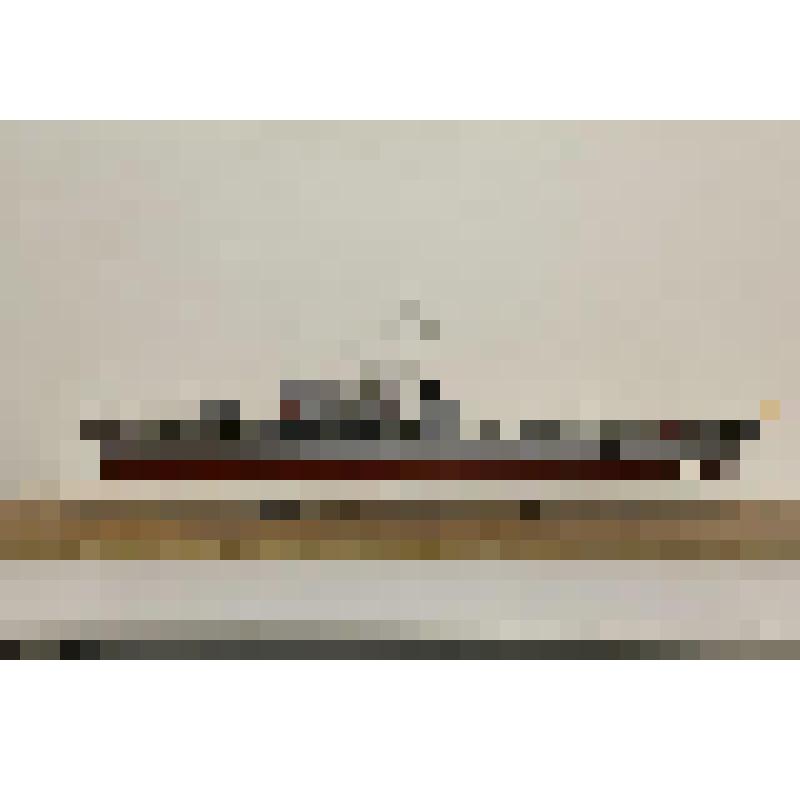 Модель большого охотника проекта 122-бис