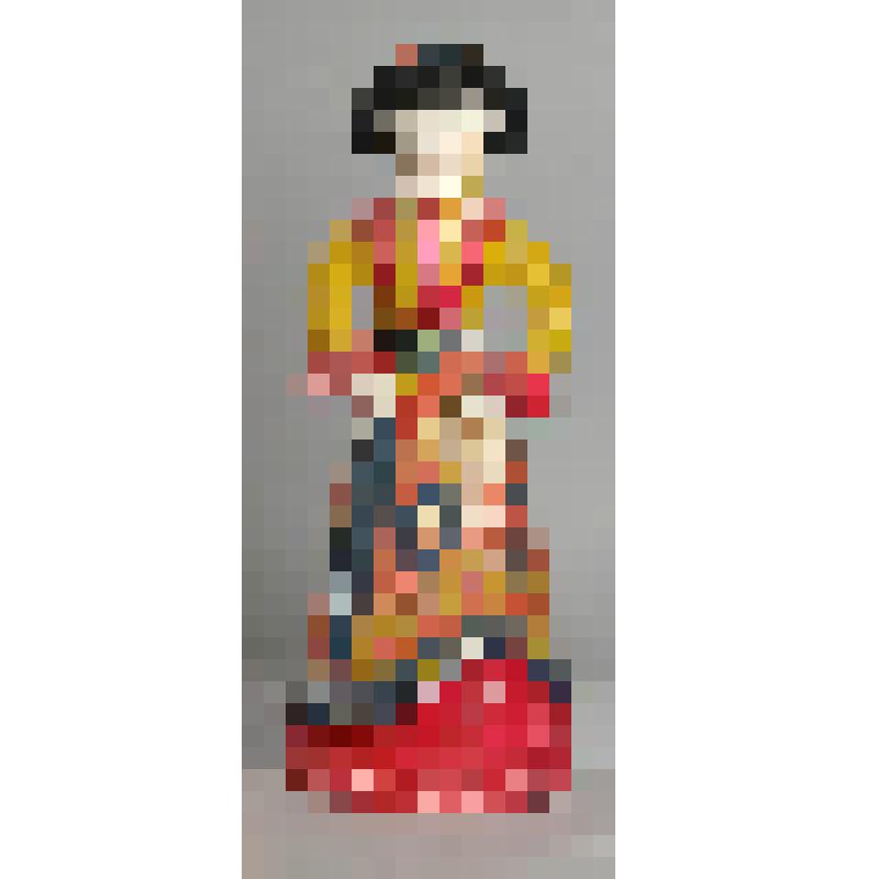 Скульптура "Дама с зонтиком"