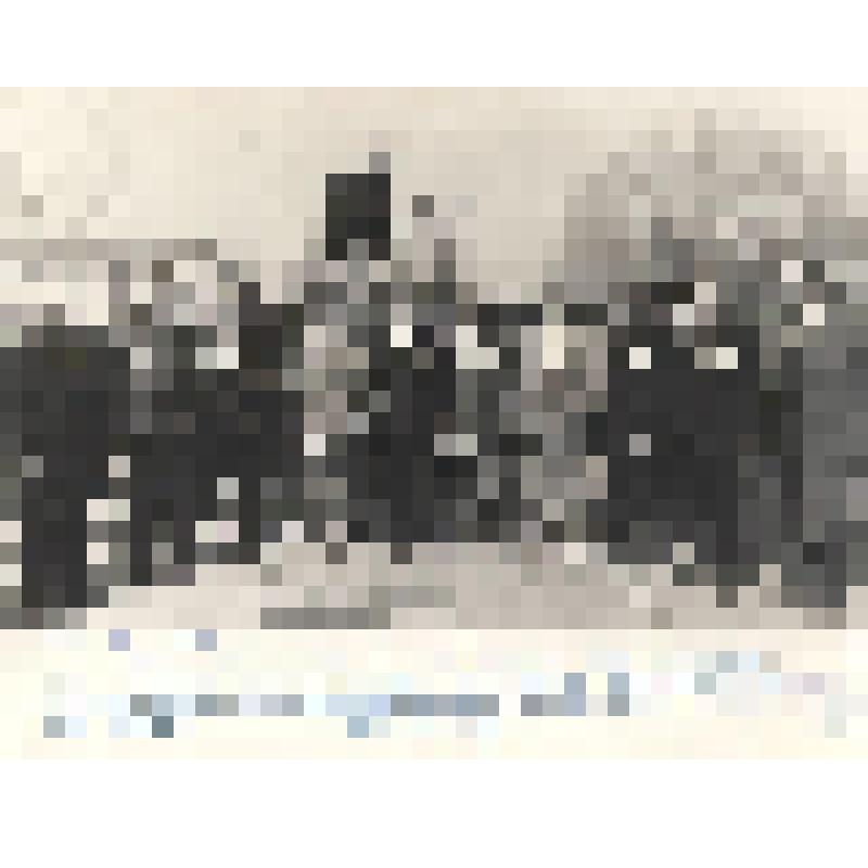 Фотографии. Фото ч/б, групповое. Ветераны Великой Отечественной войны у памятника Воинской славы в г. Абакане И.В.Шушеначев стоит в центре