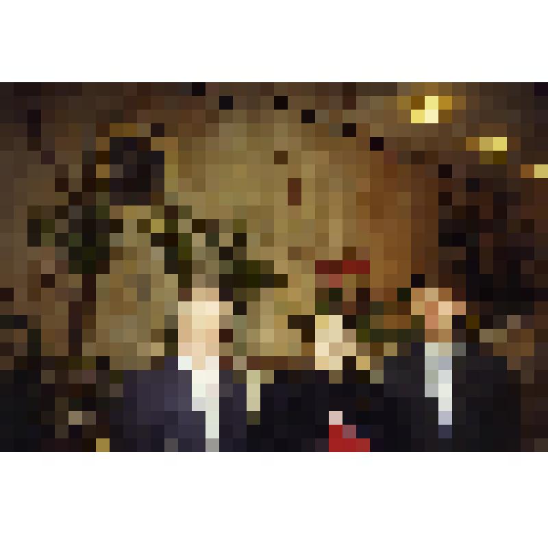 Фото групповое. На презентации витрин Ротштайна