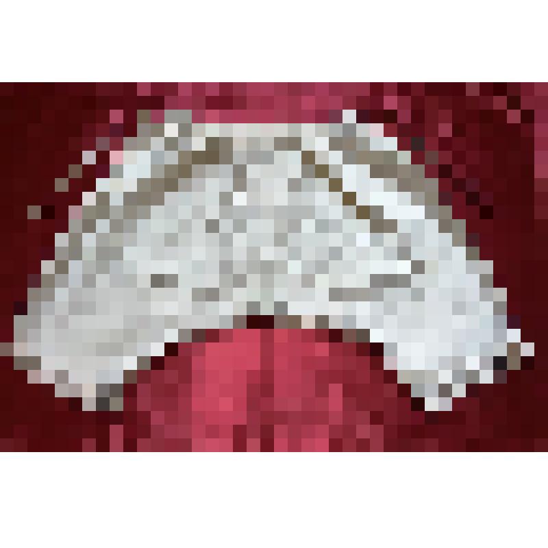 Панталоны женские белого цвета. Низ украшен кружевом. Ручное шитье