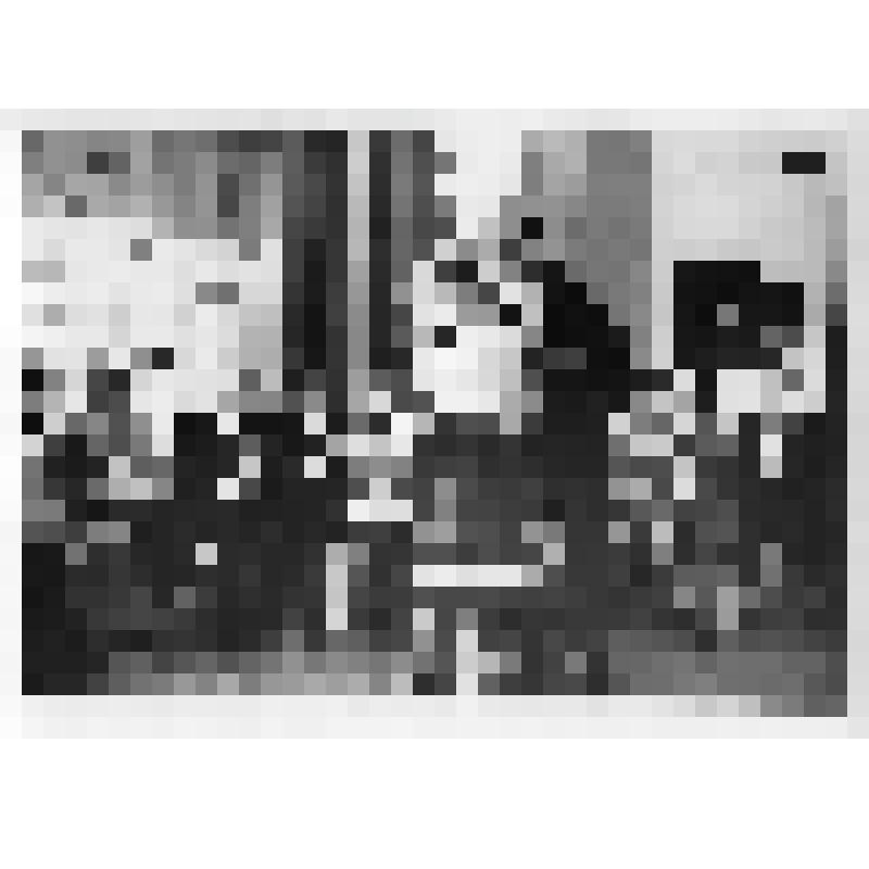 Фотография. Заместитель председателя Ловозерского райисполкома Арнаутов Н.А. Вручает почетную грамоту одной из участниц ансамбля песни и танца на торжественном вечере, посвященном 40-летию коллектива