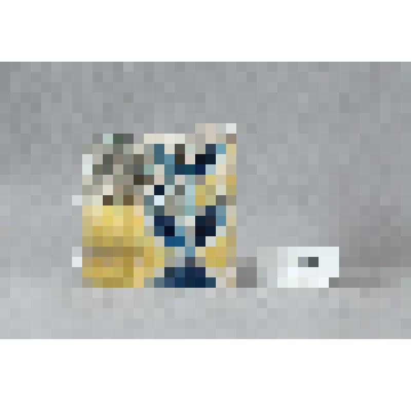 Изразец-валик угловой (левая сторона панно); цвета:
светло-желтый, голубой, белый. 
Камин керамический, разноцветный, по рис. худ. Врубеля на тему "Микула Селянинович и Вольга"