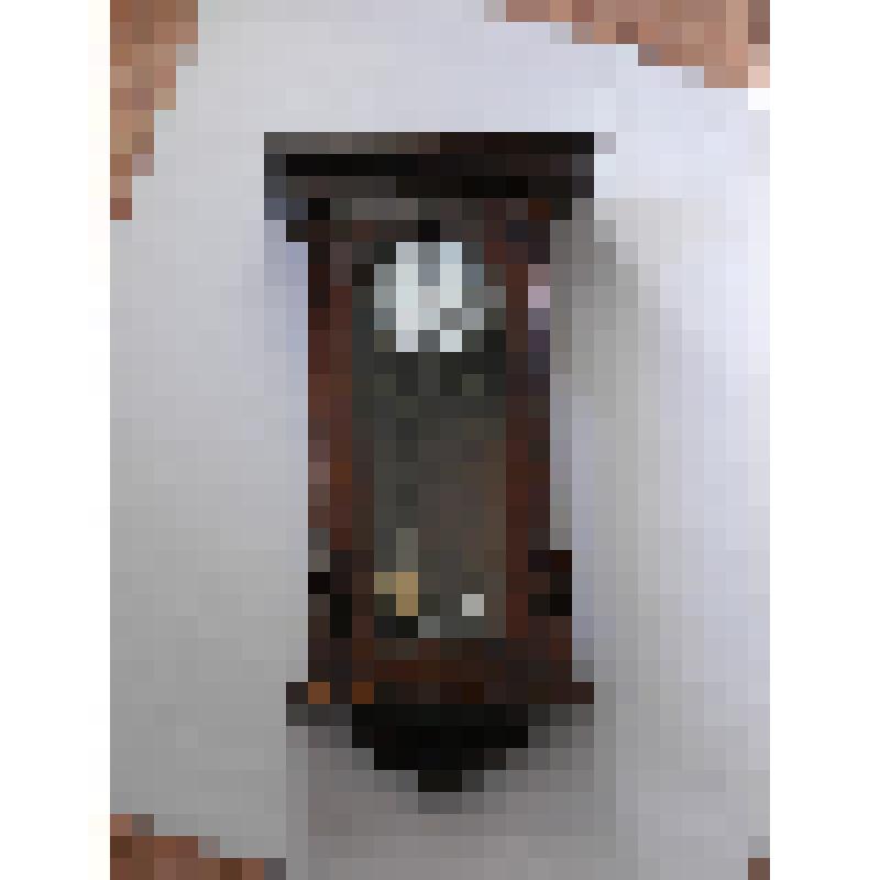 Часы настенные в деревянном корпусе прямоугольной формы