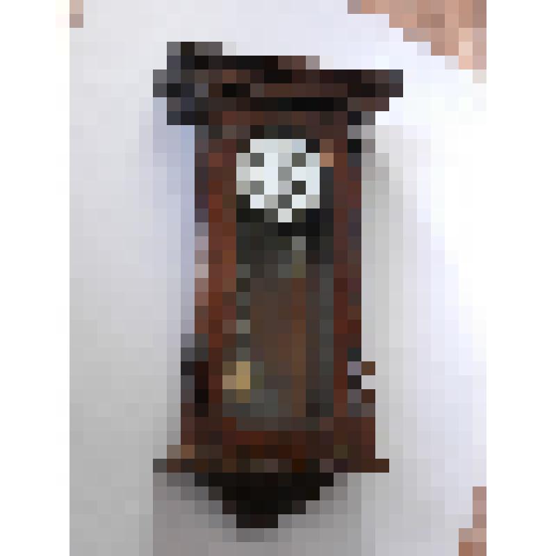 Часы настенные в деревянном корпусе прямоугольной формы