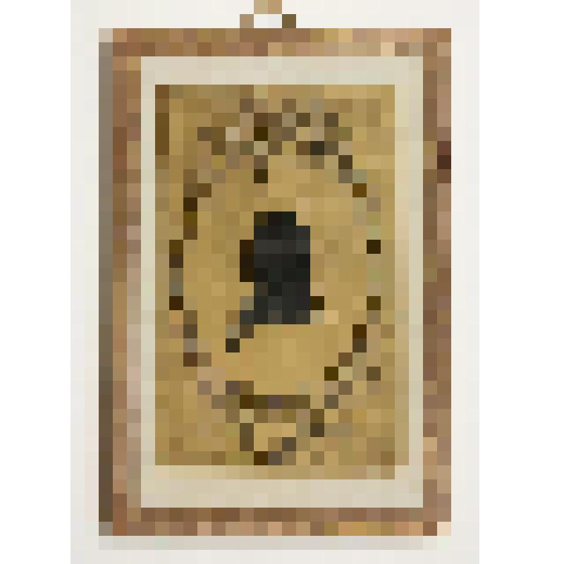 "Мужской портрет в овале, украшенный военными атрибутами"