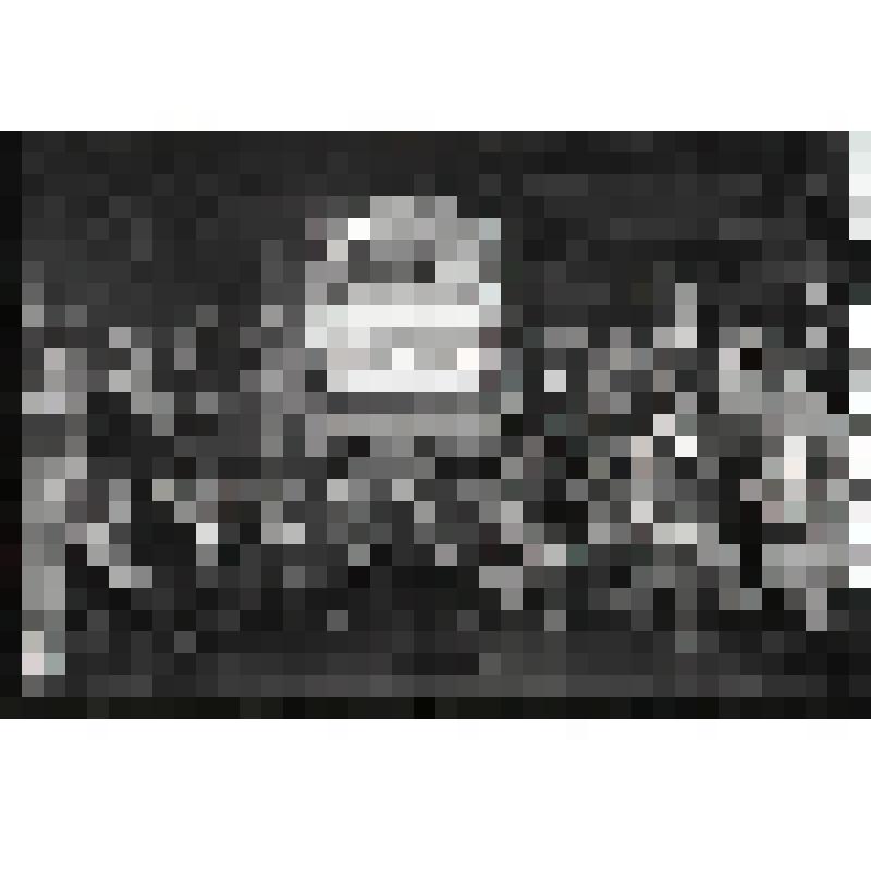 Негатив. На главном конвейере ЧТЗ собран трактор "Дружба"