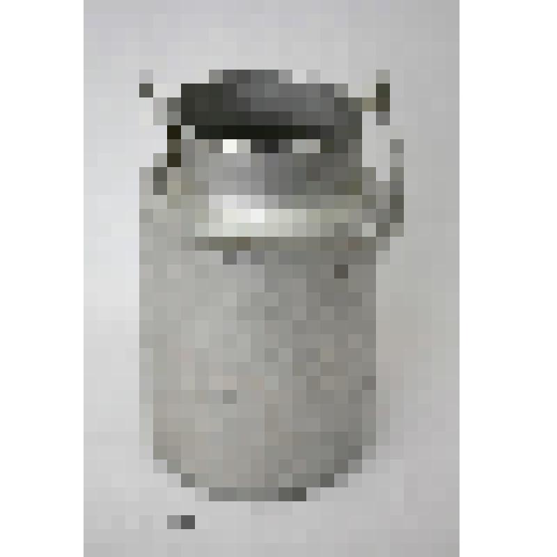 Бидон серебристого цвета с металлической ручкой