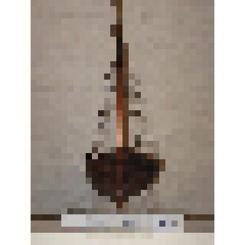 Модель. Карбас весновальный на подставке