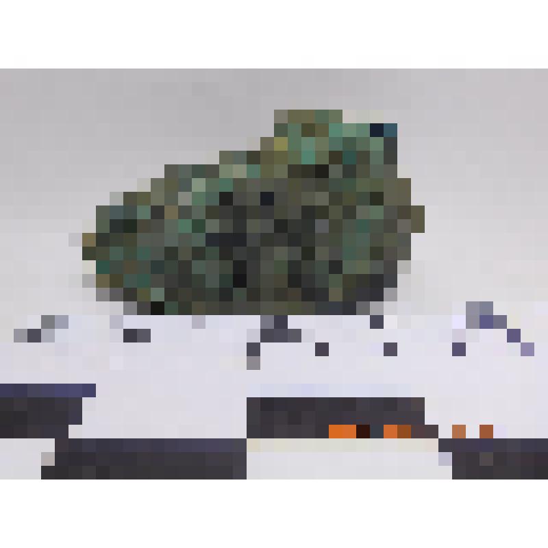 окисленная магнетитовая руда с малахитом