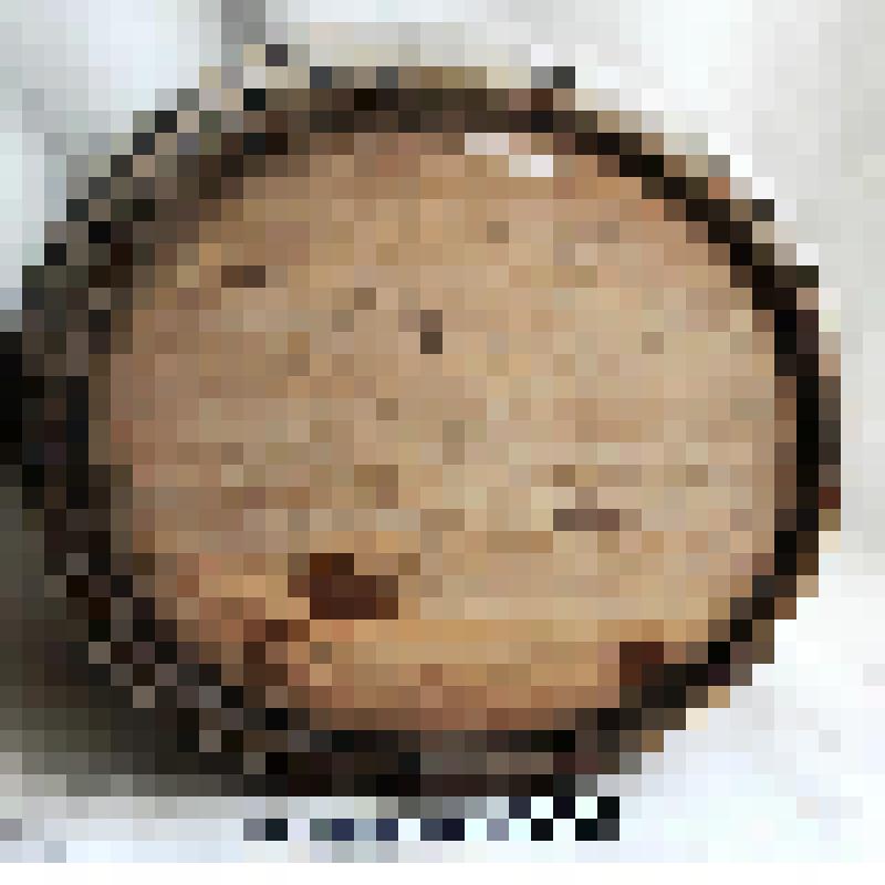 Домашняя хозяйственная утварь из дерева и металла. Кадушка  деревянная  в  форме  цилиндра. Изготовлена  из 13  вертикально  поставленных  и слегка выгнутых клепок