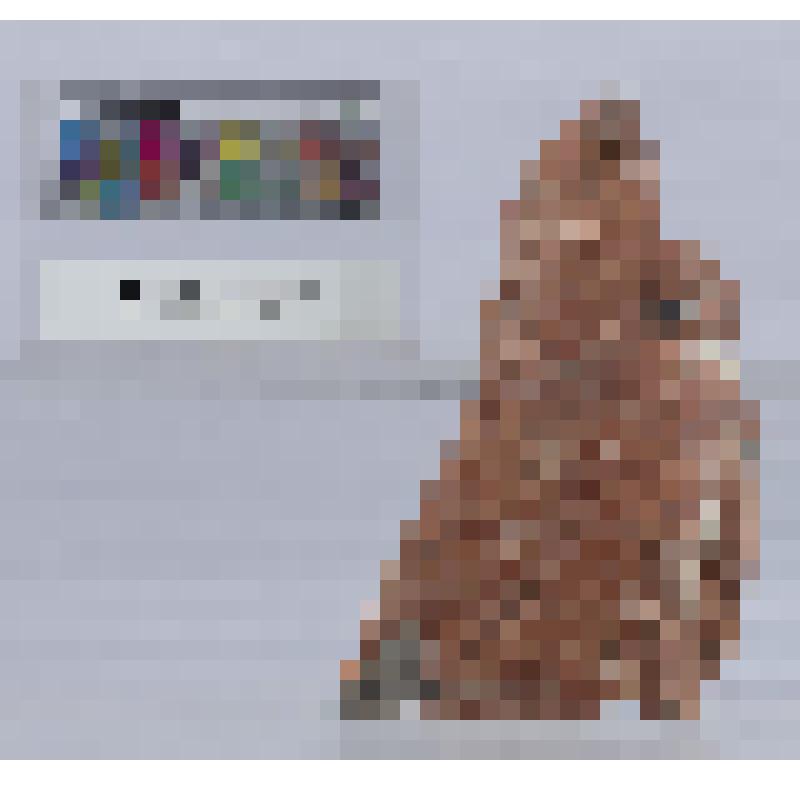 Фрагмент женской фигурки, закутанной в гиматий - живот и бедра, локоть правой руки