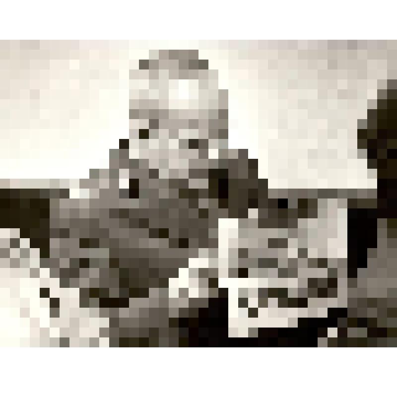 Фото сюжетное. Полковник Поляков Анатолий Николаевич читает газету. Декабрь 1989 г