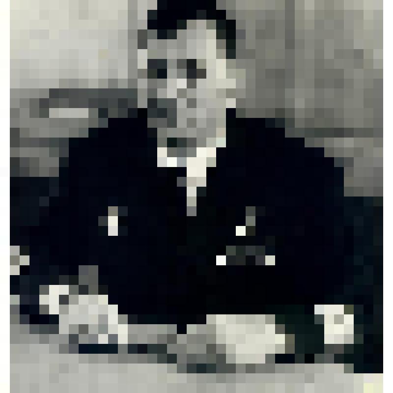 Фотопортрет. Герой Советского Союза заместитель министра гражданской авиации Л.В.Жолудев в рабочем кабинете