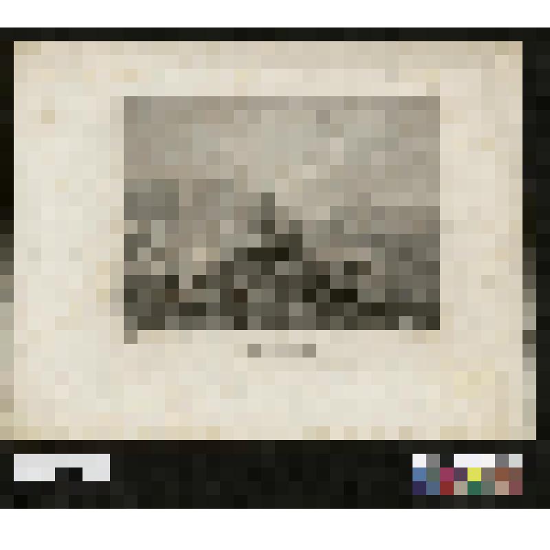 Вид норвежского фиорда с обелиском на первом плане