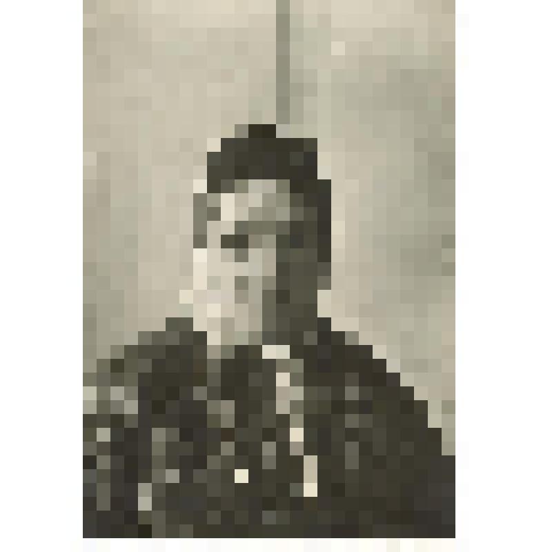 Фотография чёрно-белая. Бахчисарай. Вышивальщица Исми Мансурская