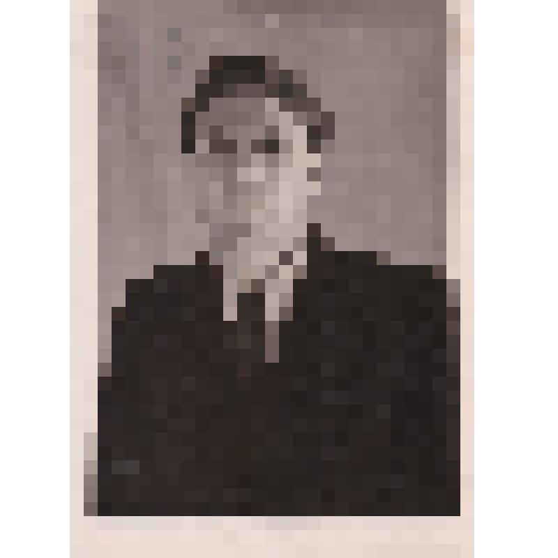 Фотография. Бывший секретарь комитета ВЛКСМ завода "Молот" Гамаюнов Ф.И