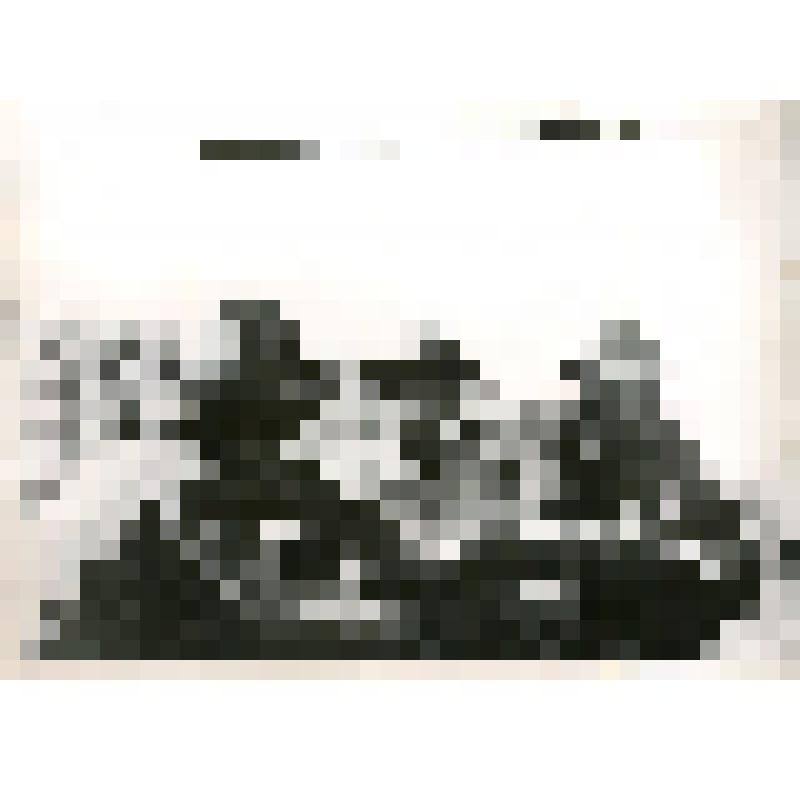 Капитан Карпов А.А. - секретарь парторганизации, проводит политзанятия с сослуживцами