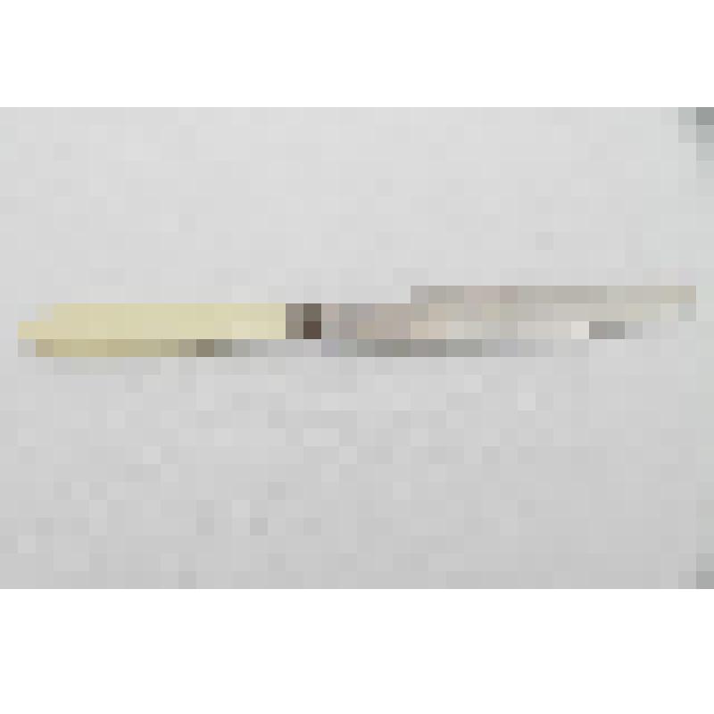 Нож столовый с белой пластмассовой ручкой из столового набора в зеленом подарочном футляре