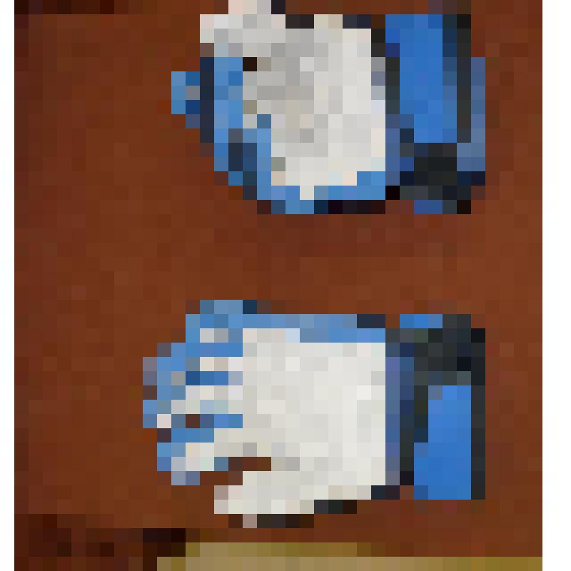 Перчатки из комплекта формы для игры в хоккей с мячом (правая) «Stex». Принадлежали центральному защитнику, вице-капитану команды СДЮСШОР «Волга-96» Денису Новикову