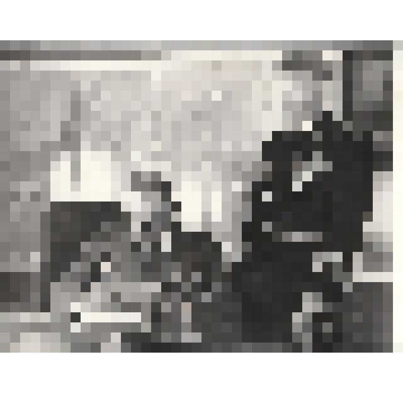 Фотография. Гомзяков Николай Филимонович подписывает книгу