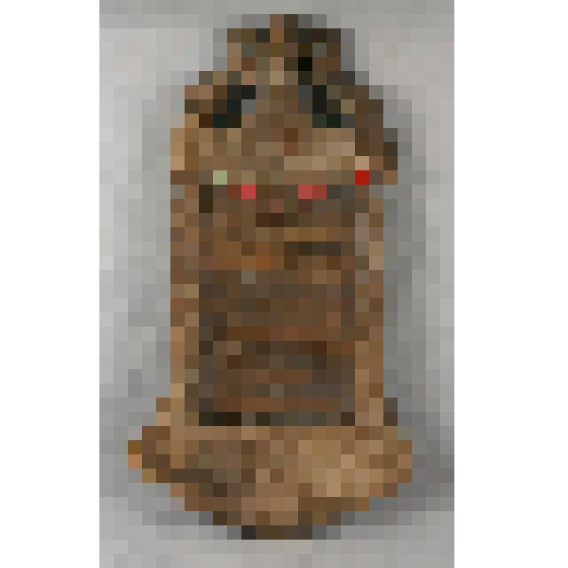 Зеркало в резной раме