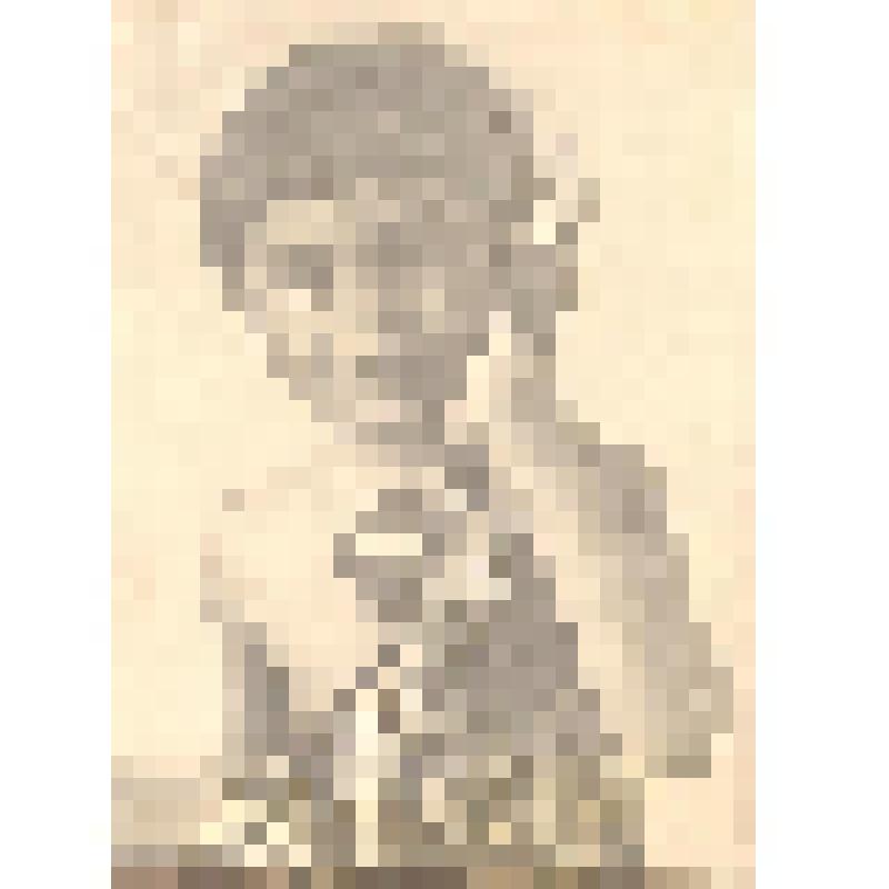 Фотография ч/б. Паустовский Вадим в возрасте 3-4 лет с телефоном  в левой руке и клетчатых штанишках