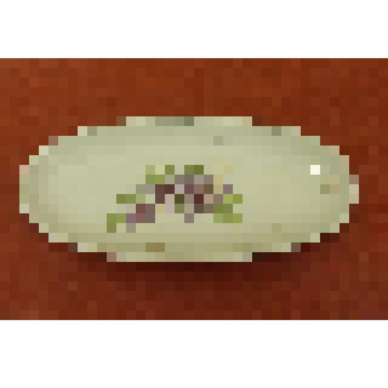 Селедочница овальной формы с гладким ободом, на зеркале - рисунок в виде веточек сирени