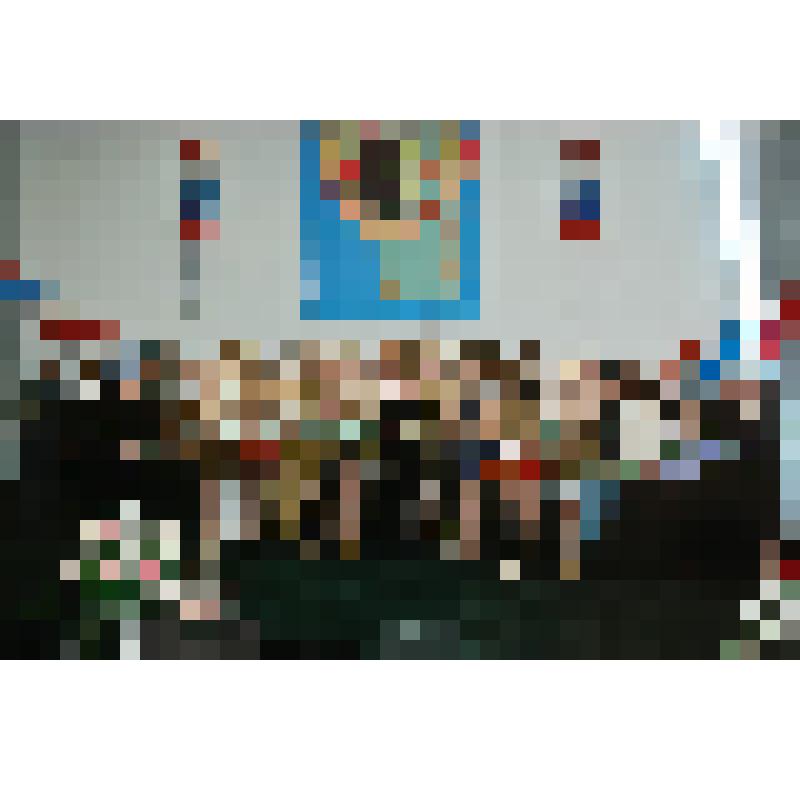 Фотография цветная. Встреча губернатора Кемеровской области Тулеева А.Г. с юными дарованиями г. Киселевска в рамках празднования Дня шахтера и 70-летия города в августе 2006 г