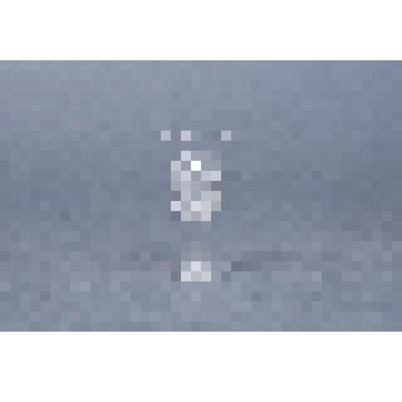 Рюмка из прозрачного стекла, с узором в виде виноградных гроздей