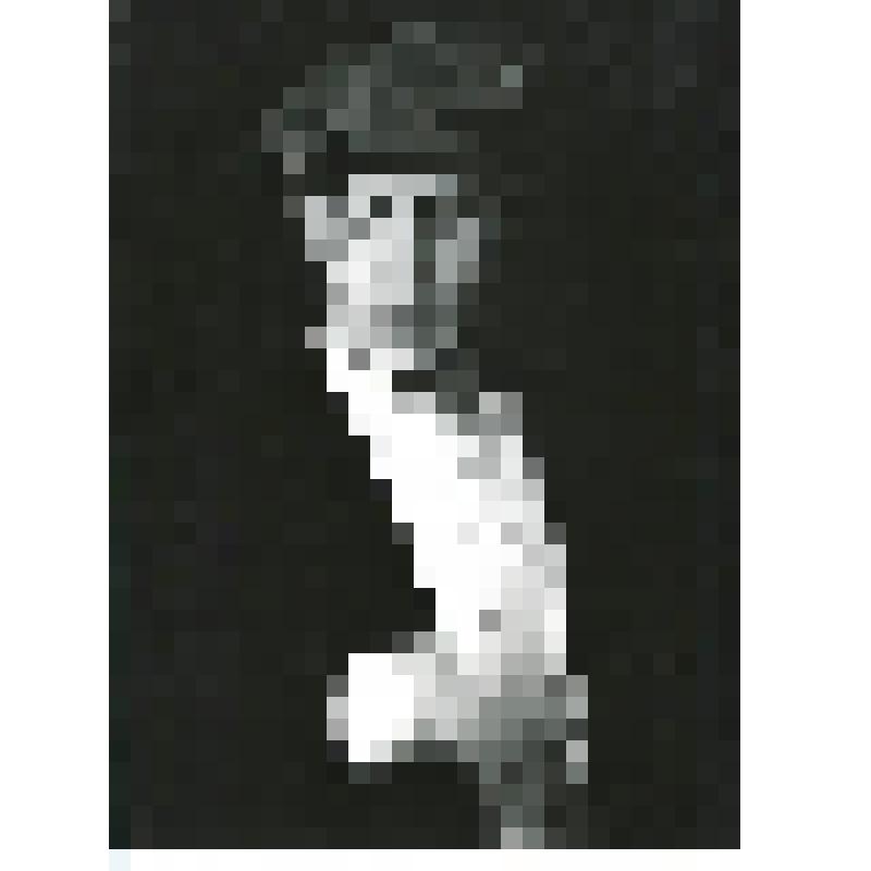 Фотография. А. Леонтьев в роли, погрудно, фас, глаза чуть опустил, в кепке. "Семейная фотография" (Реж. Г. Соколова.). Москва, Московский театр "Современник"