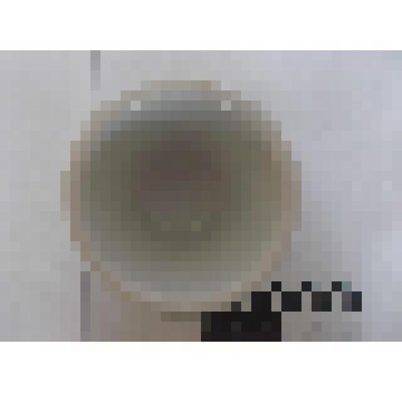 Чашка с зелёно-красной окантовкой по краю