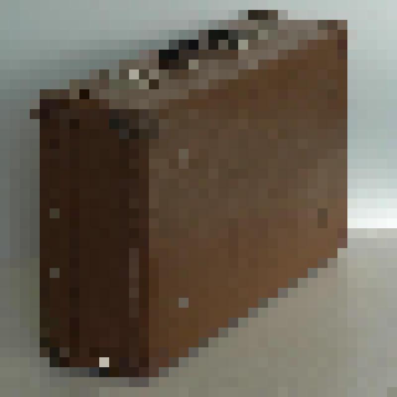 Чемодан дерматиновый бежевый