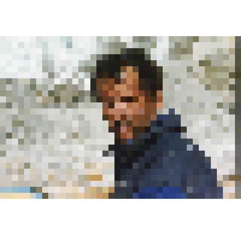 Погрудный портрет Сталковского Владимира (г. Кемерово) - участника экспедиции восхождения на г. Макалу. Из комплекса фотографий Восхождение на г.Макалу