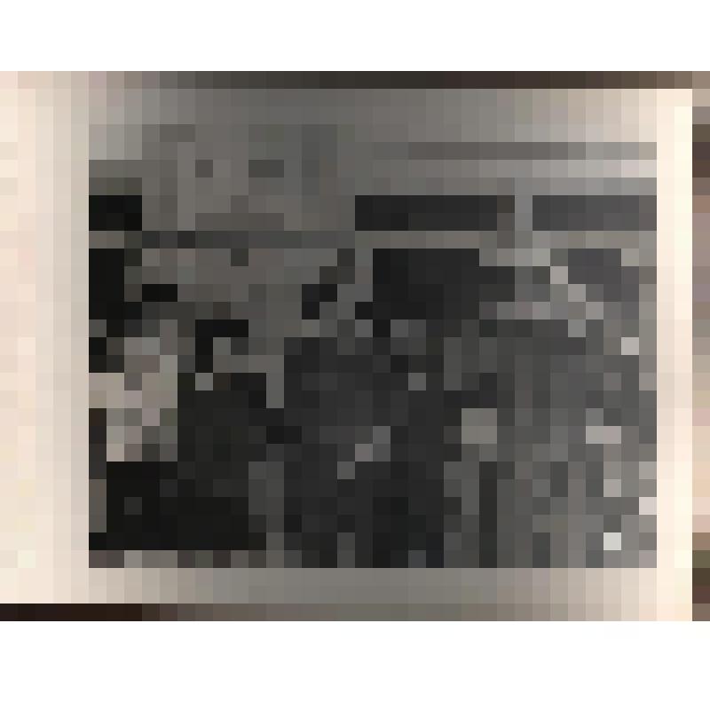 Фотография: участники многодневного лыжного пробега в комнате боевой славы