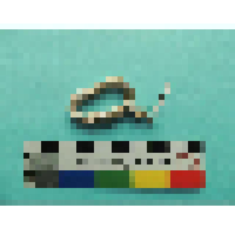 Низка пастовых кольцевидных бусин