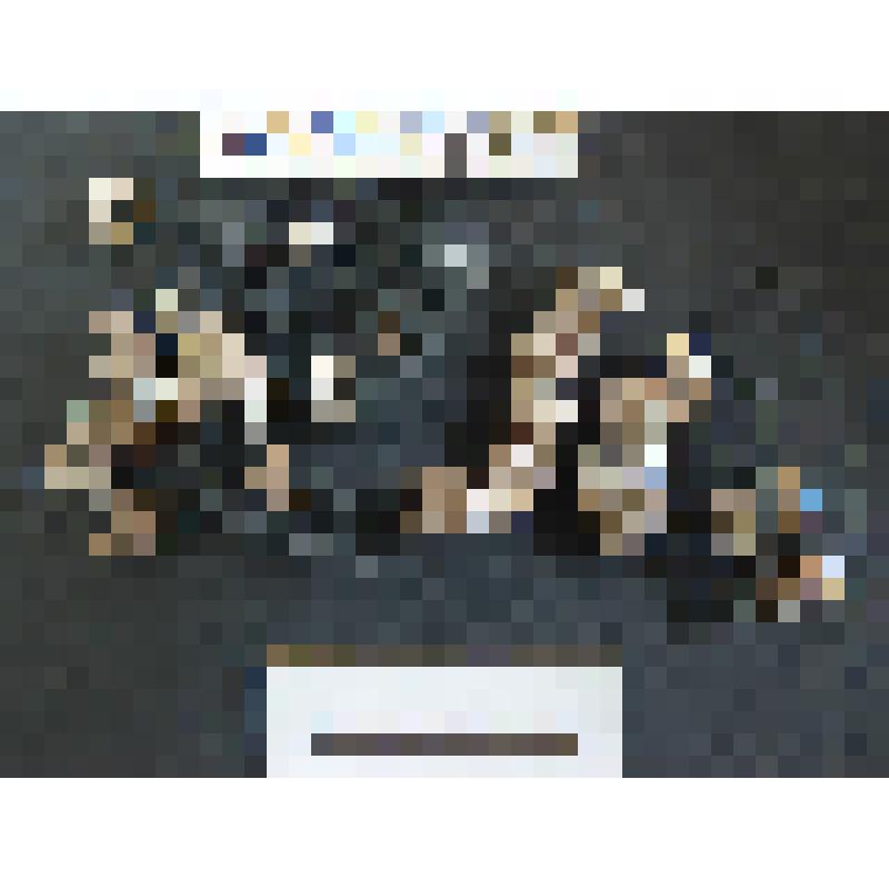 Низка пастовых кольцевидных бусин