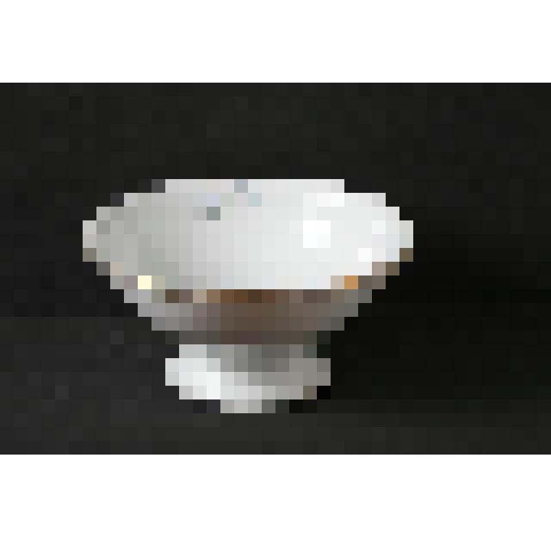 Фруктовница с круглой чашей на ножке с незабудками и бабочкой по борту