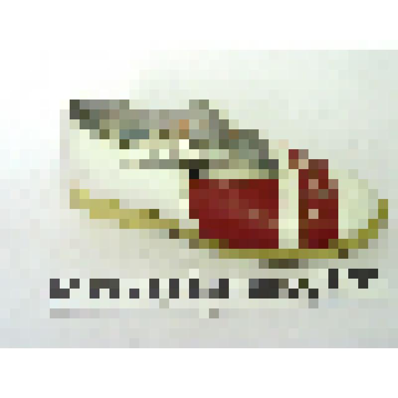 Туфли дошкольные белого цвета с красной отделкой