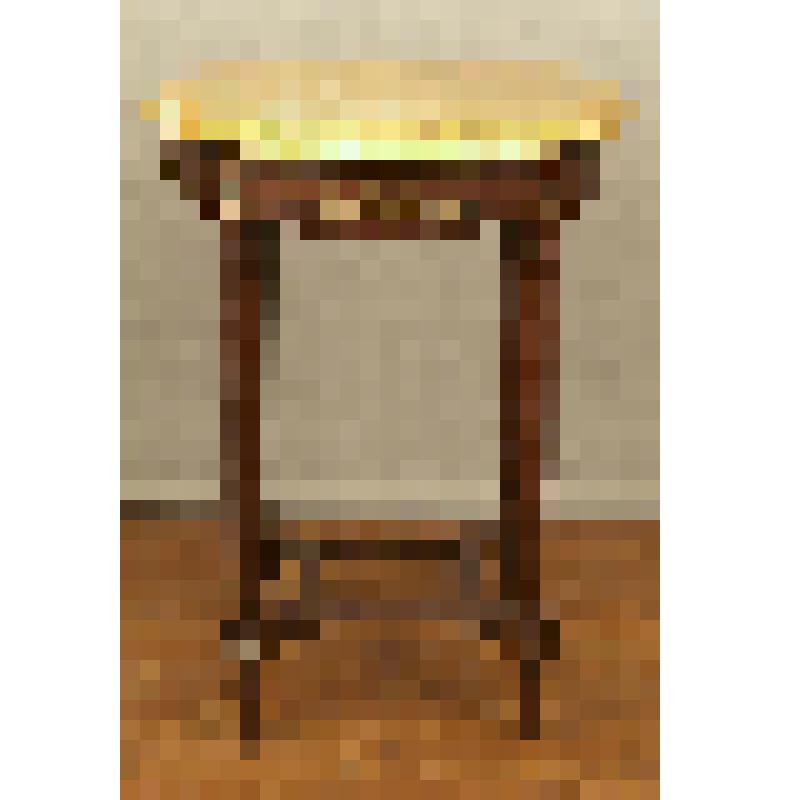 Столик туалетный