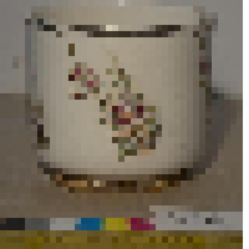 Кашпо для цветов фаянсовое белого цвета, с изображением пейзажа и букетов цветов