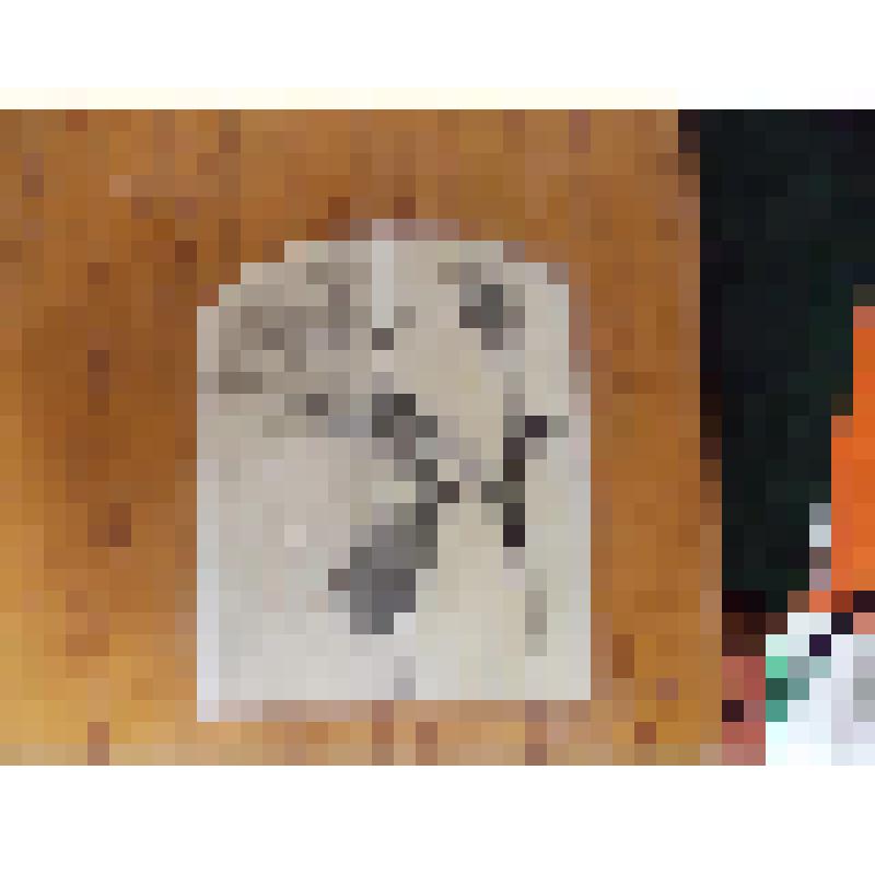 Деревянный короб, инкрустированный плакеткой из слоновой кости с гравировкой розы