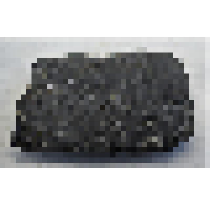 Фрагмент шлифованного тесловидного орудия среднего размерного ранга из темно-серого камня