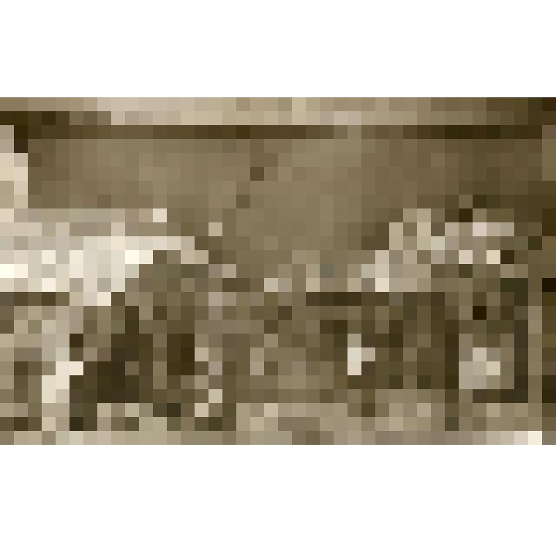 Фотография. Слева кабак, справа Лавка Трифонова. На сцене пять человек. "Растеряева улица" (худ. А. Арапов.). Москва, Государственный академический Малый театр СССР