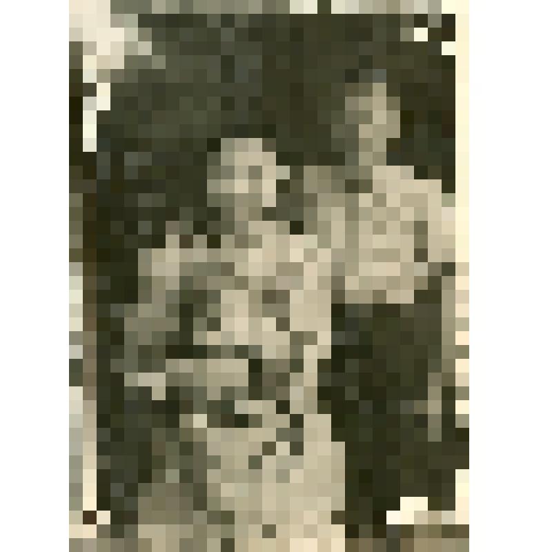 Фото. Бабушка с внуками Ишмухаметовыми- Эдуардом и Эльвирой. 1946-ые гг