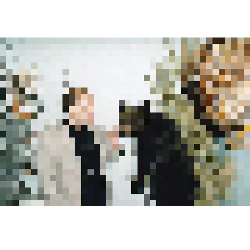 Фотография цветная. Шумлянский –заместитель генерального директора ТПП «Лангепаснефтегаз» в краеведческом музее