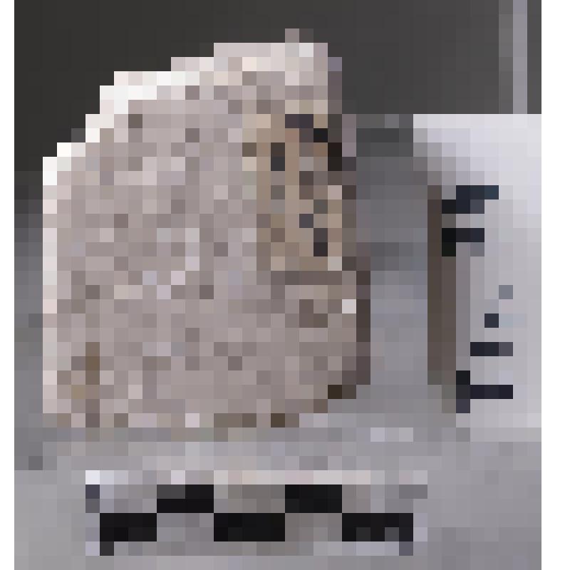 Кусок белого мрамора