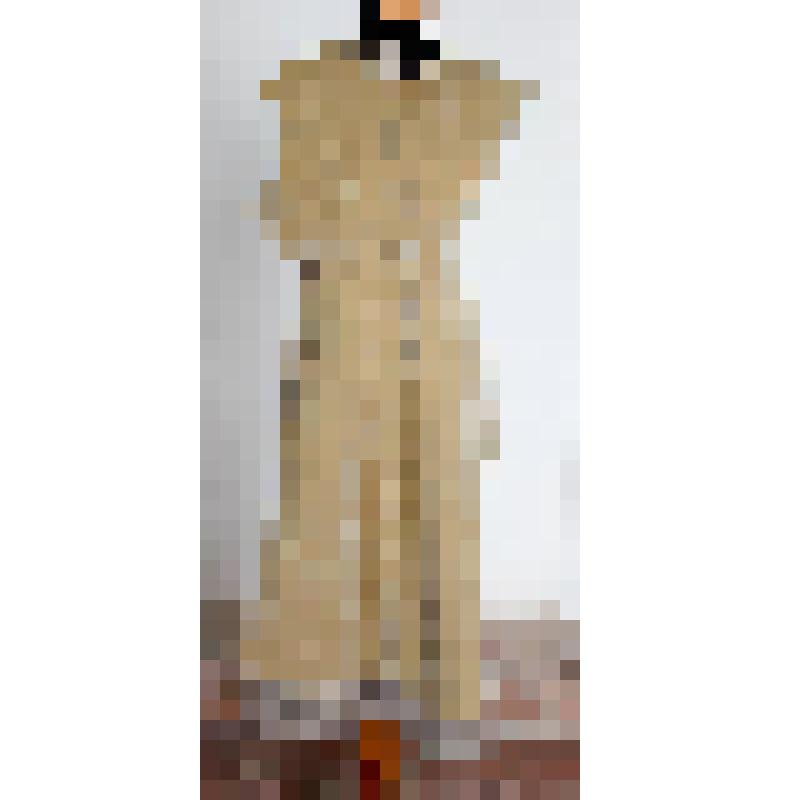 Деталь женского платья - перед