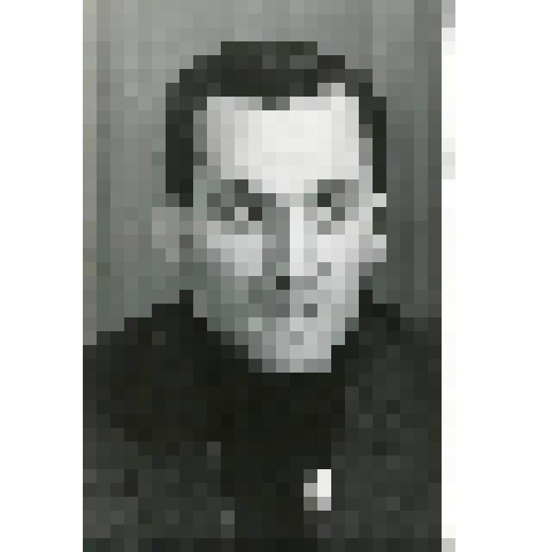 Фотография. Арт. Л.М. Ефтифьев в жизни, погрудно, слегка влево, из-за борта пиджака виден сверток бумаги