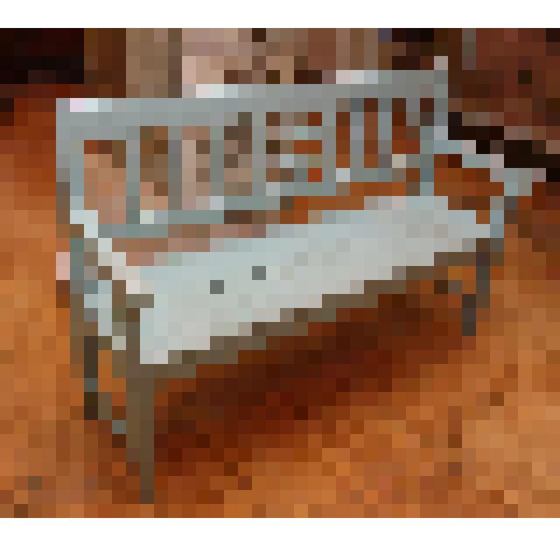 Скамья деревянная